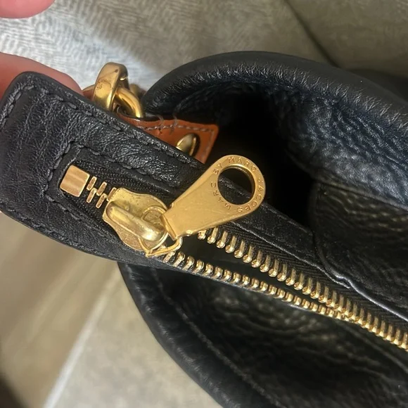 Marc By Marc Jacobs Black and Tan Shoulder Bag - Picture 8 of 9